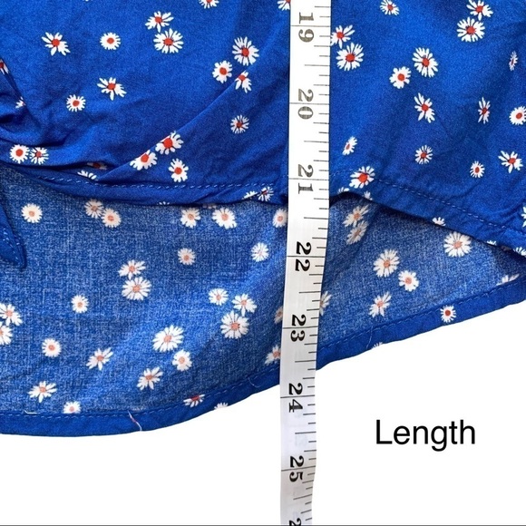 BeachLunchLounge Blue Daisy Floral Front Knot Tie Shirt Size Small - Picture 11 of 15